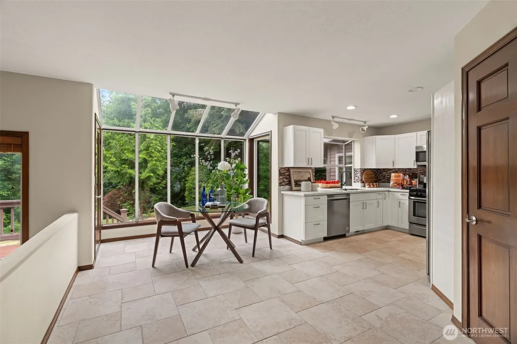 18325 214th Ave NE Woodinville WA 98077