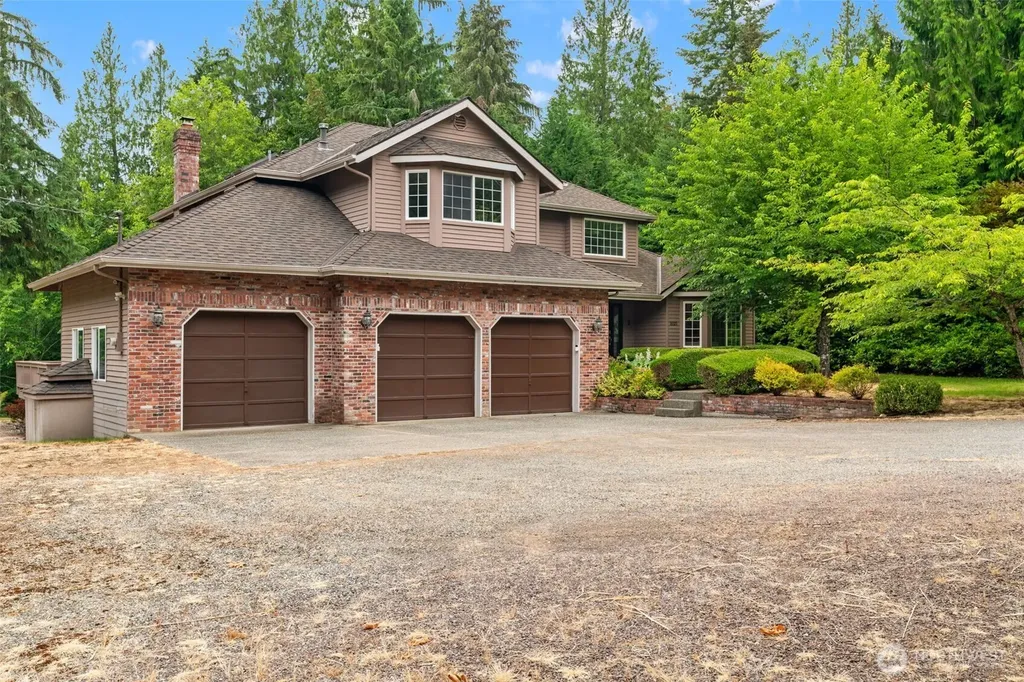 18325 214th Ave NE Woodinville WA 98077