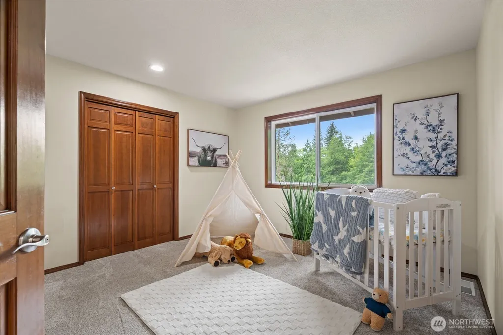 18325 214th Ave NE Woodinville WA 98077