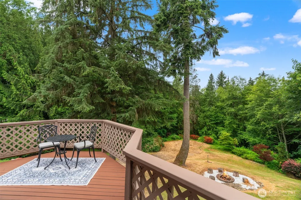 18325 214th Ave NE Woodinville WA 98077