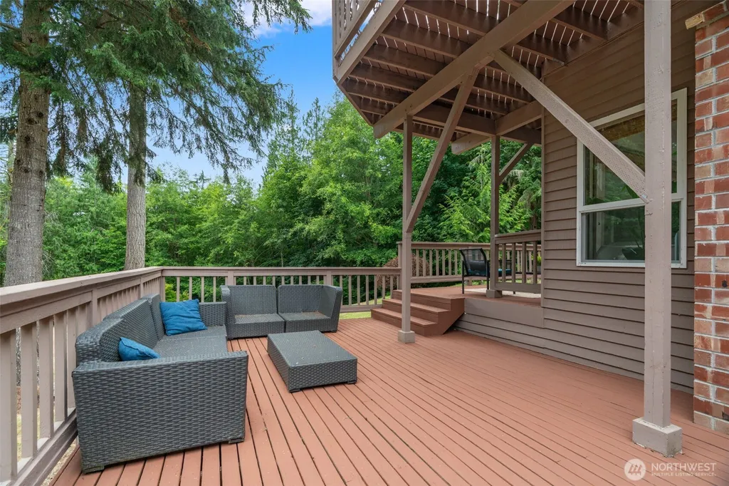 18325 214th Ave NE Woodinville WA 98077