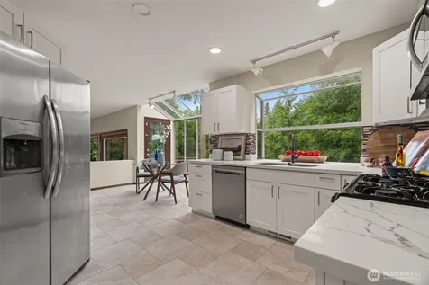 18325 214th Ave NE Woodinville WA 98077
