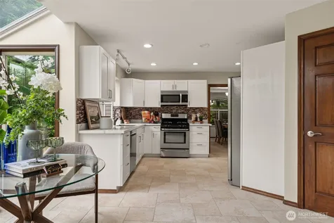 18325 214th Ave NE Woodinville WA 98077