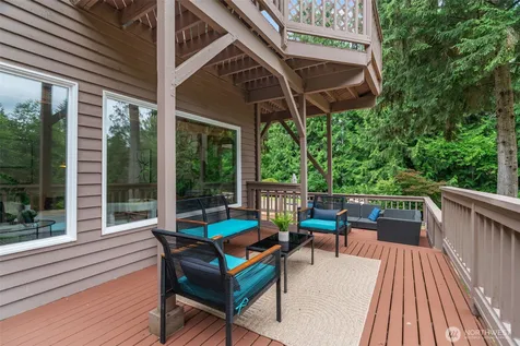 18325 214th Ave NE Woodinville WA 98077
