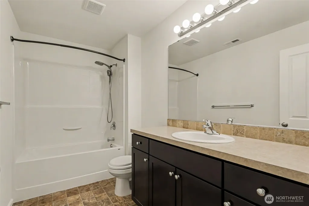 3005 Eagle Loop NE Lacey WA 98516