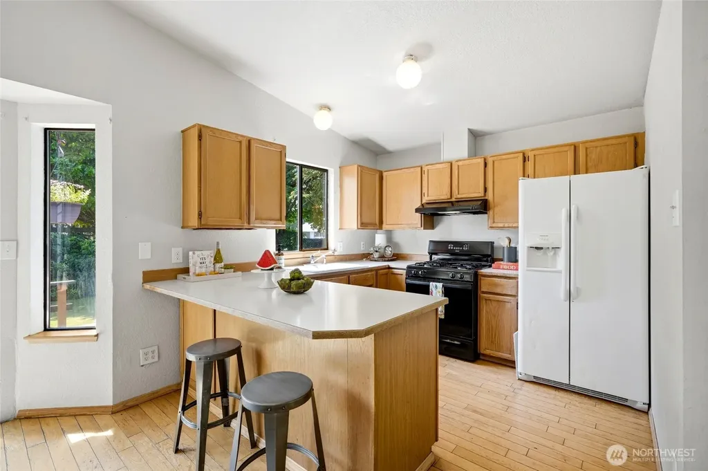 300 Butte Place Pacific WA 98047
