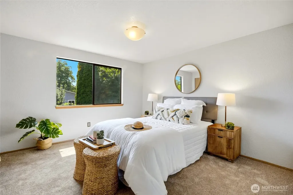 300 Butte Place Pacific WA 98047