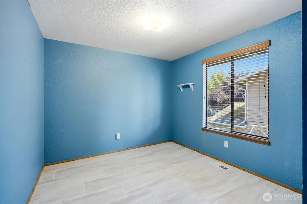 300 Butte Place Pacific WA 98047