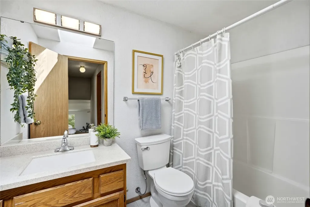 300 Butte Place Pacific WA 98047