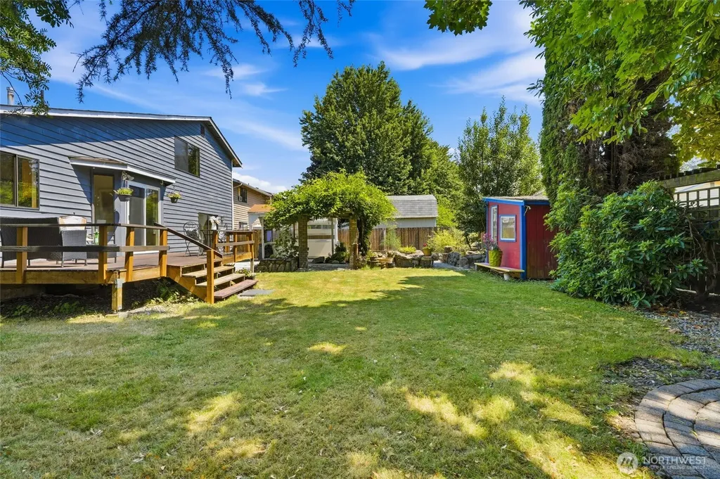 300 Butte Place Pacific WA 98047