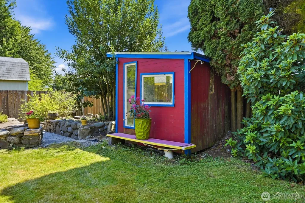 300 Butte Place Pacific WA 98047