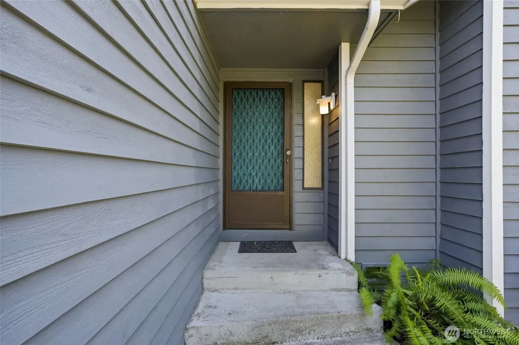 300 Butte Place Pacific WA 98047