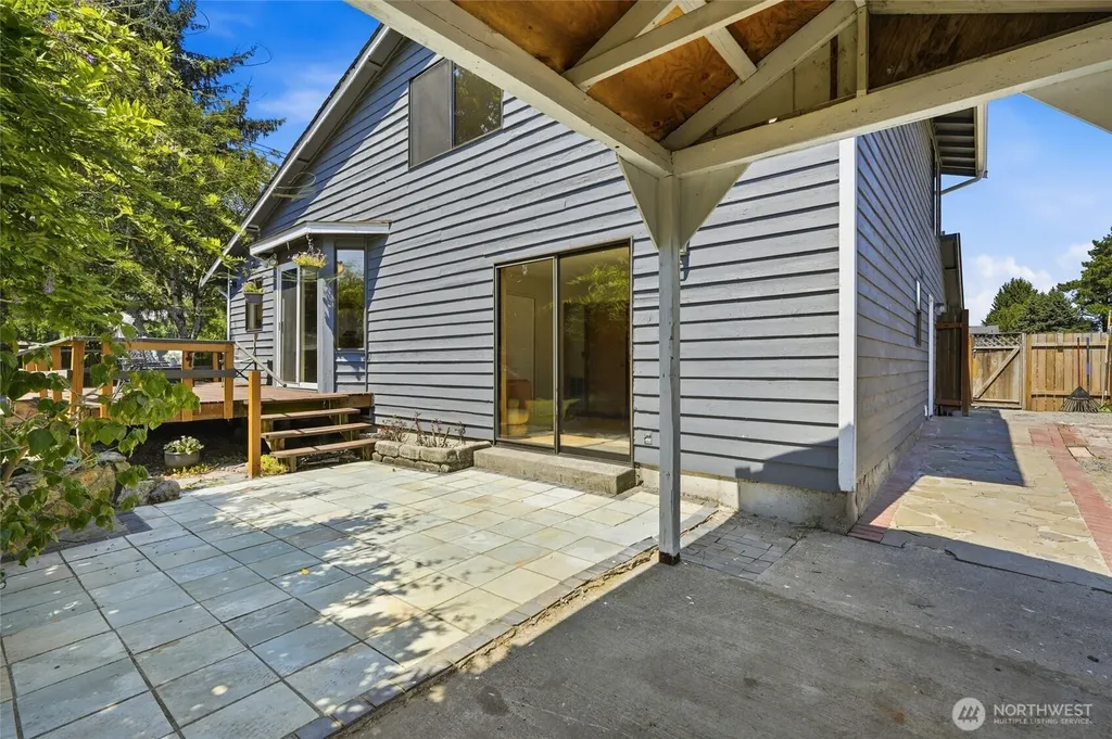 300 Butte Place Pacific WA 98047