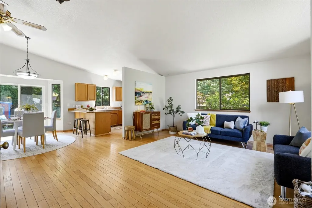 300 Butte Place Pacific WA 98047