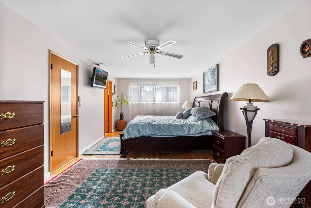 16745 Meridian Avenue N Seattle WA 98133