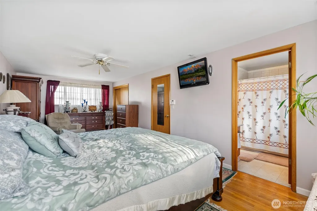 16745 Meridian Avenue N Seattle WA 98133