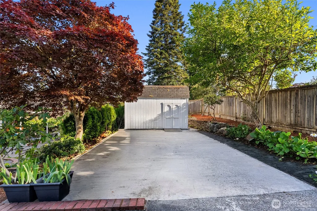 16745 Meridian Avenue N Seattle WA 98133