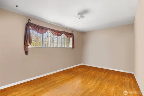 16745 Meridian Avenue N Seattle WA 98133