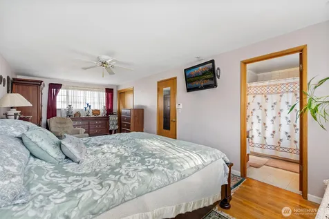 16745 Meridian Avenue N Seattle WA 98133