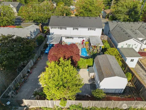 16745 Meridian Avenue N Seattle WA 98133