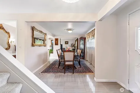 16745 Meridian Avenue N Seattle WA 98133