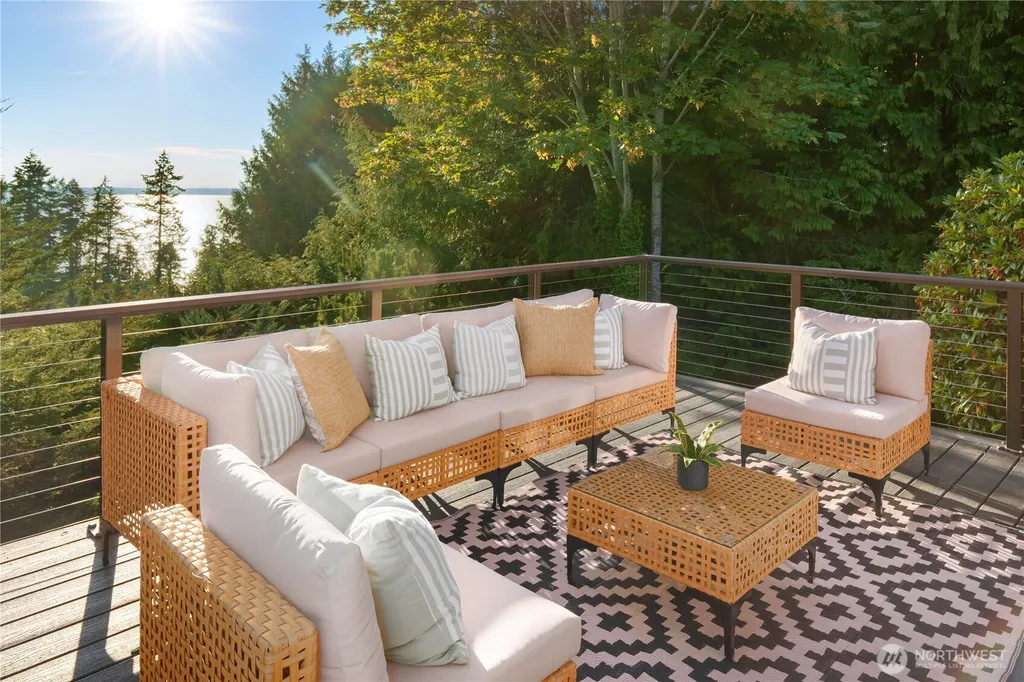 18730 94th Avenue W Edmonds WA 98020