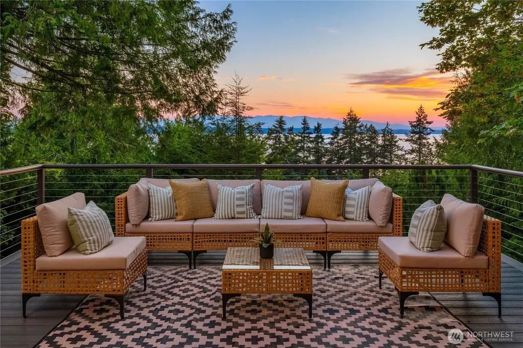 18730 94th Avenue W Edmonds WA 98020