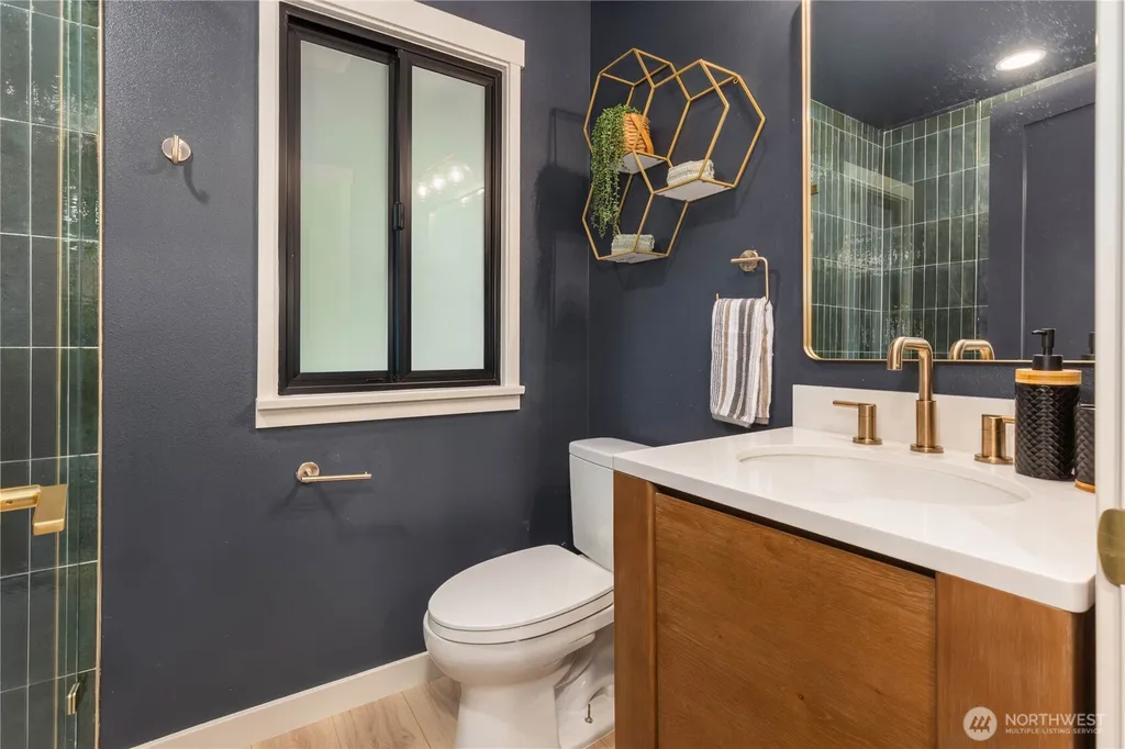 18730 94th Avenue W Edmonds WA 98020
