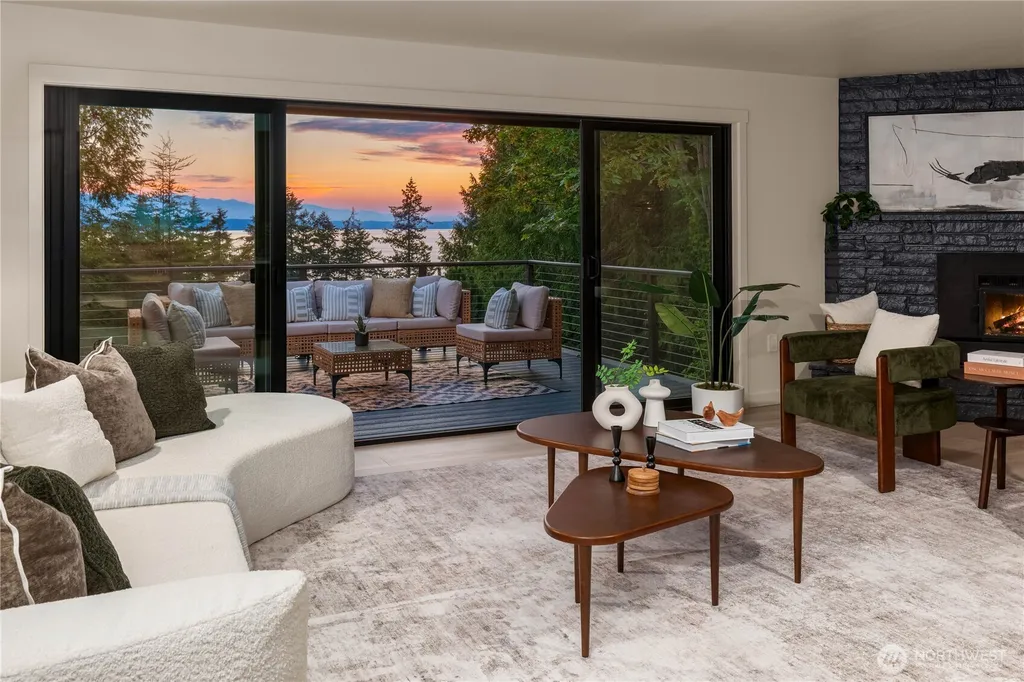 18730 94th Avenue W Edmonds WA 98020