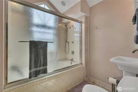 324 Stevens Avenue SW Renton WA 98057
