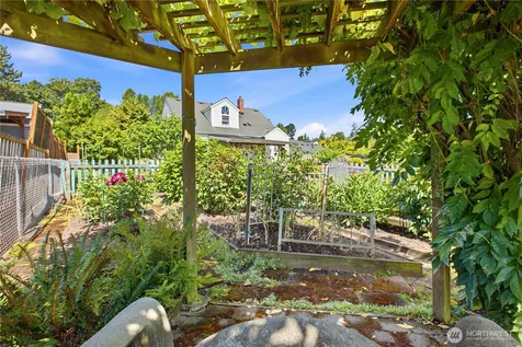 324 Stevens Avenue SW Renton WA 98057