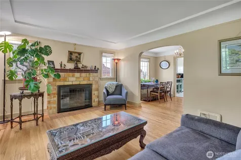 324 Stevens Avenue SW Renton WA 98057