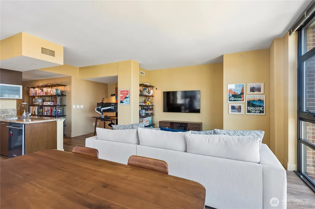 2911 2nd Avenue Seattle WA 98121