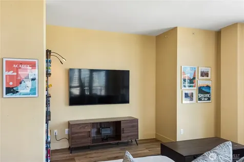 2911 2nd Avenue Seattle WA 98121