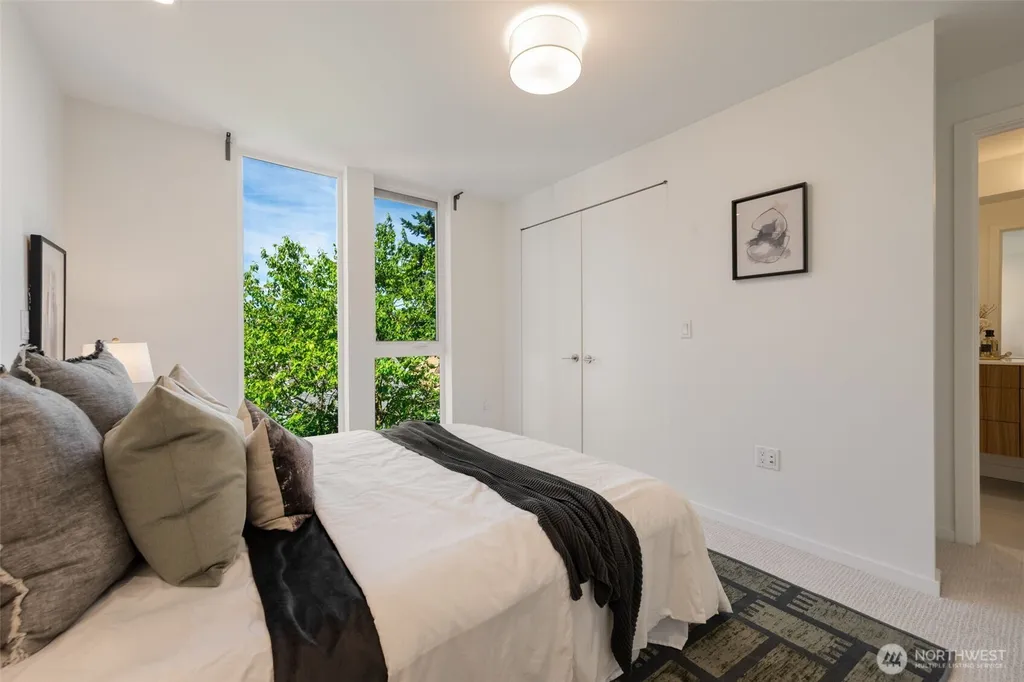 2251 14th Avenue W Seattle WA 98119