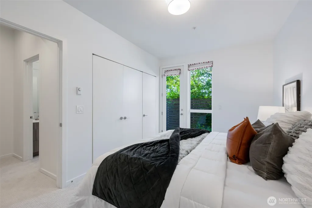 2251 14th Avenue W Seattle WA 98119
