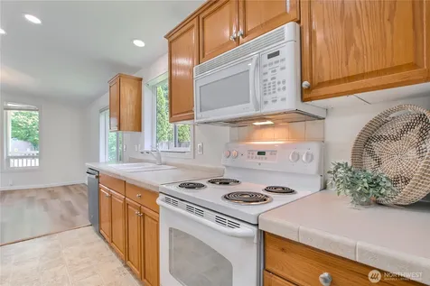 3232 206th Place SE Bothell WA 98012
