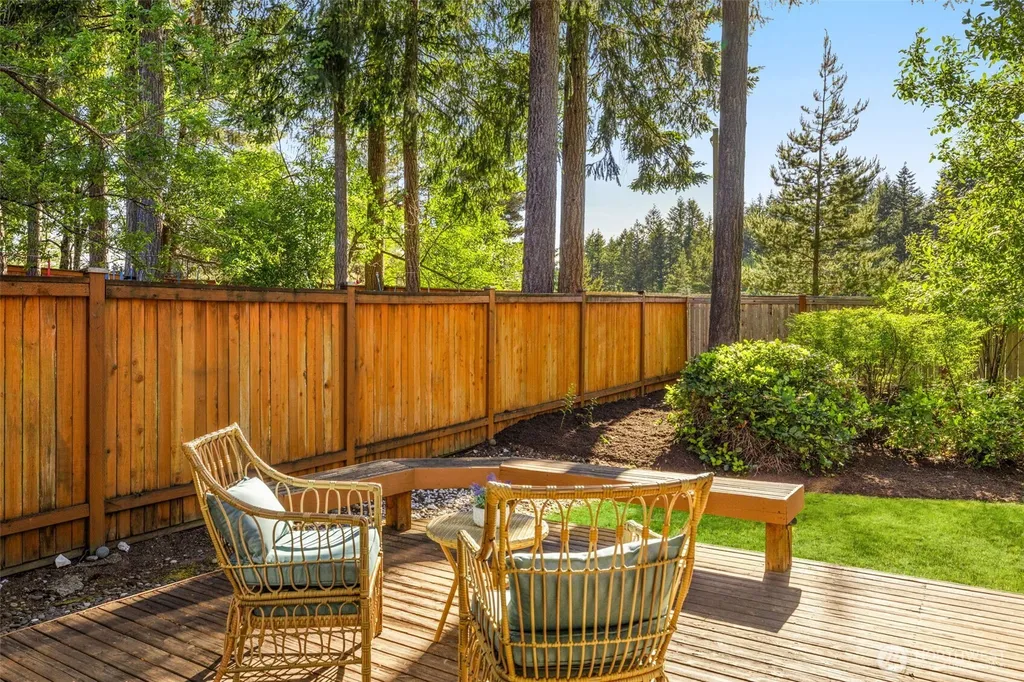 3541 252nd Place SE Sammamish WA 98029