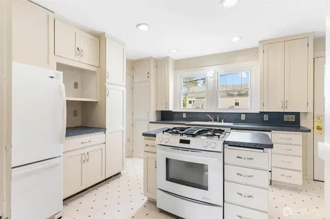 421 E Division Street Mount Vernon WA 98274