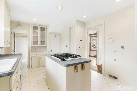 421 E Division Street Mount Vernon WA 98274