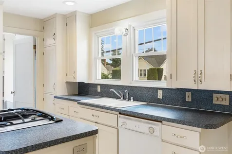 421 E Division Street Mount Vernon WA 98274
