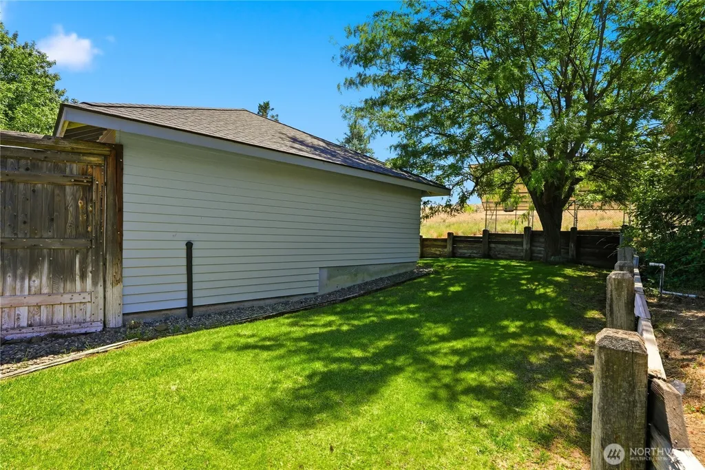 530 Wakatak Road Yakima WA 98908