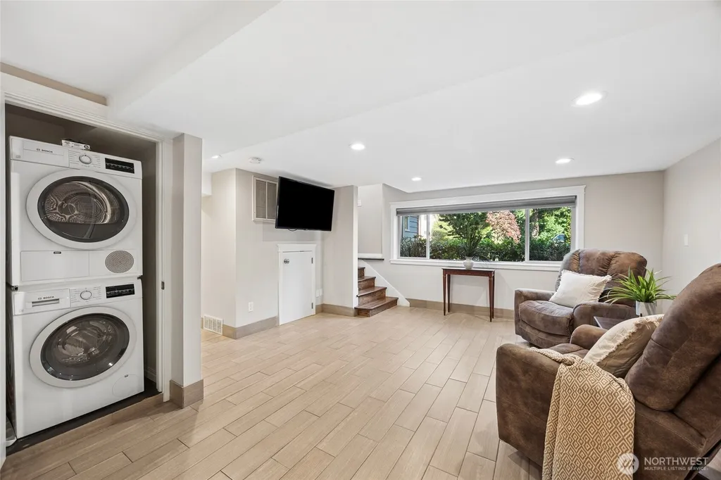 15438 SE 42nd Street Bellevue WA 98006