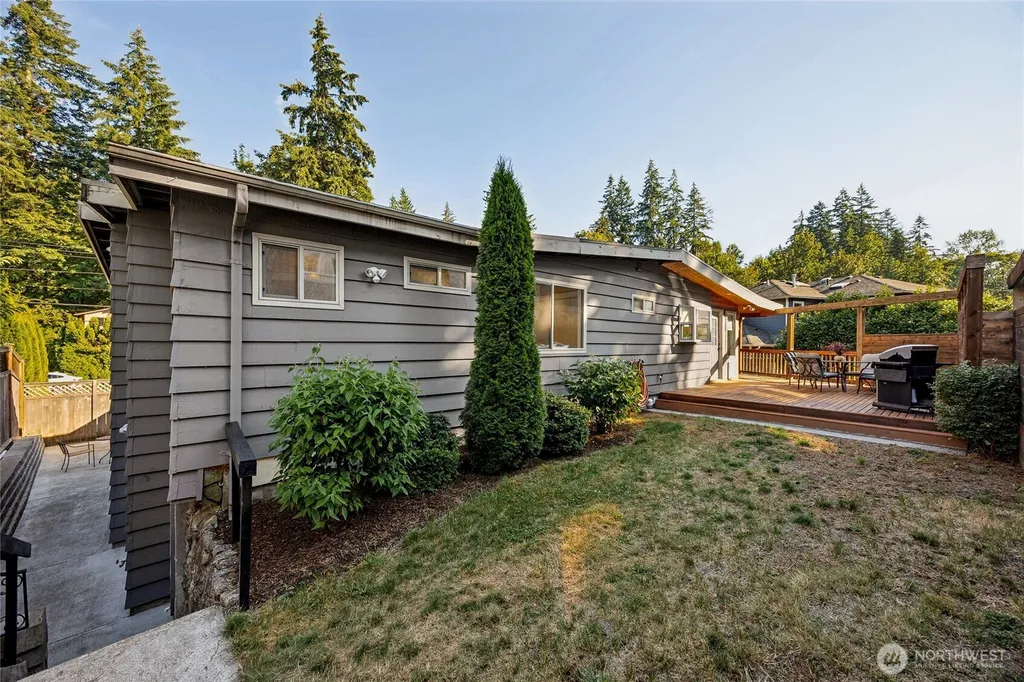 15438 SE 42nd Street Bellevue WA 98006