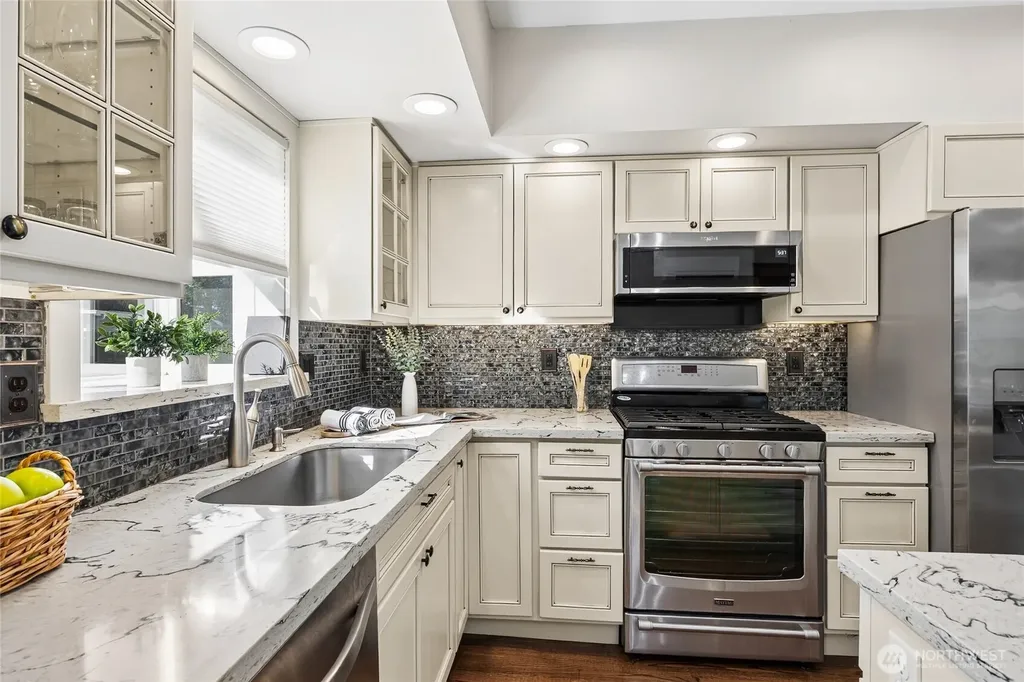 15438 SE 42nd Street Bellevue WA 98006