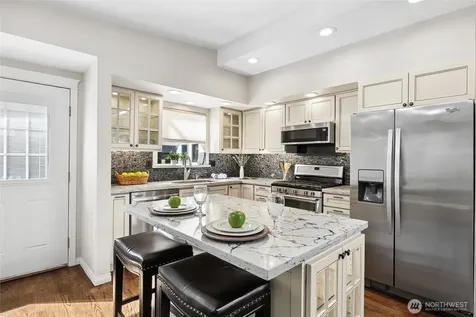 15438 SE 42nd Street Bellevue WA 98006