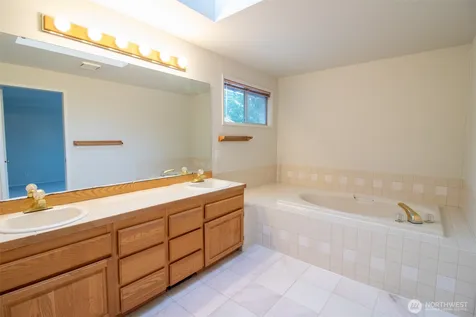 4113 238th Court SE Sammamish WA 98029