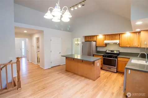 4113 238th Court SE Sammamish WA 98029