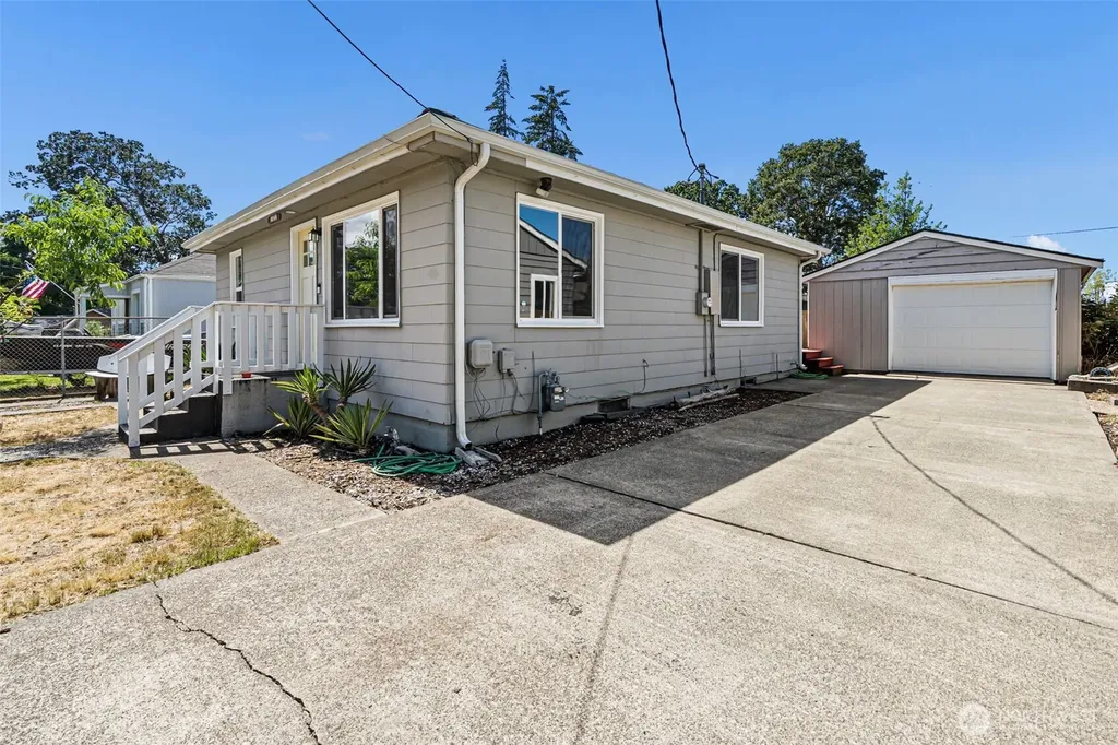 14918 Grant Avenue SW Lakewood WA 98498
