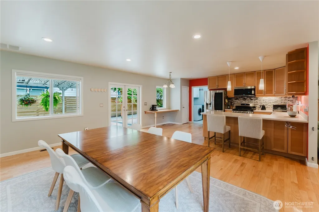 8706 NE 135th Place Kirkland WA 98034
